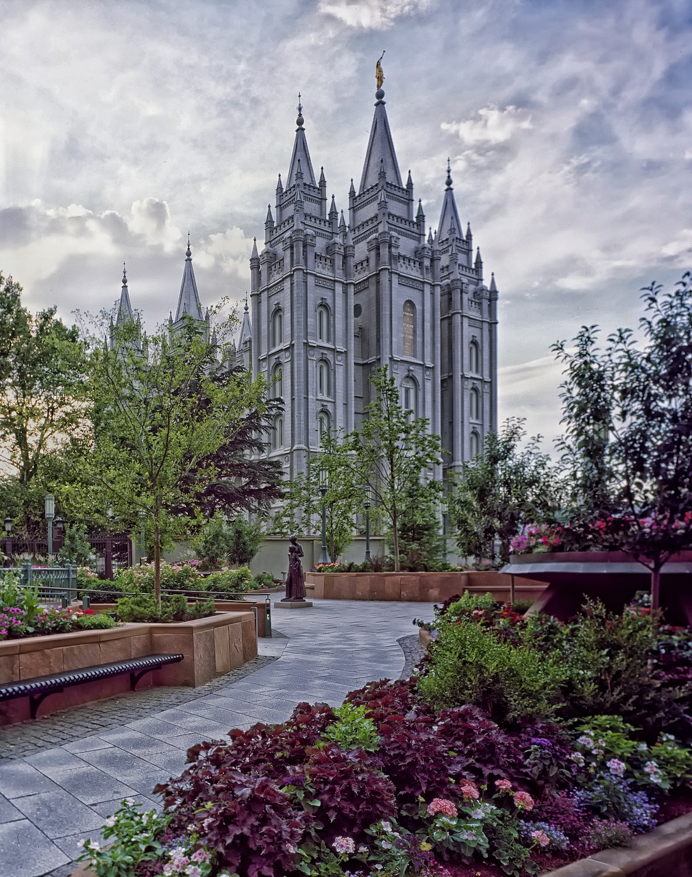 Read more about the article Salt Lake, Utah Temple Dedicatory Prayer